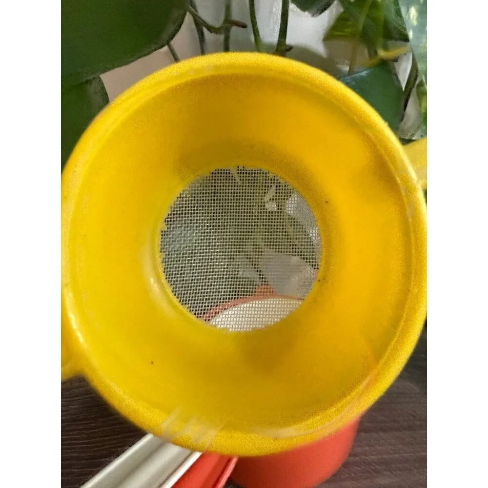 Vintage Plastic Nesting Strainers – Red, White & Yellow Set